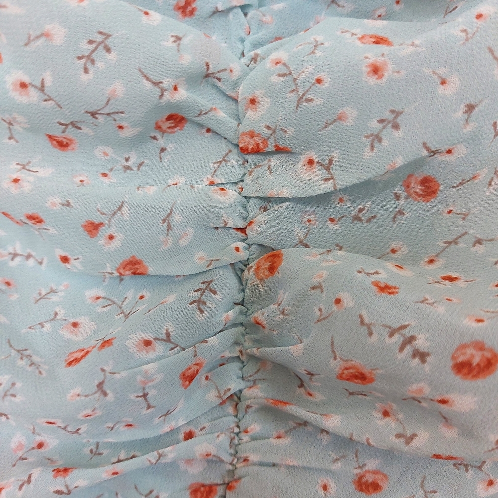 Astr the label SHORT SLEEVE RUFFLE NECK RUCHED DRESS Size Small Blue Floral - Picture 9 of 11